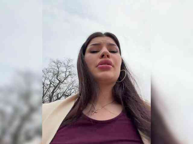 -MaybeBaby-'s chat room