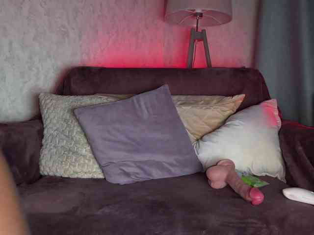 PinkFoxya's chat room