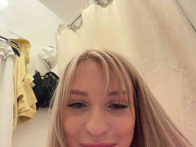 Cristi-Candy's chat room