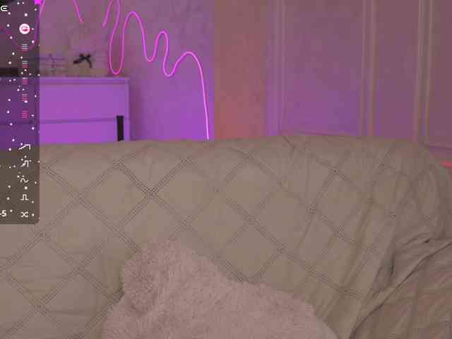 RoyalW's chat room