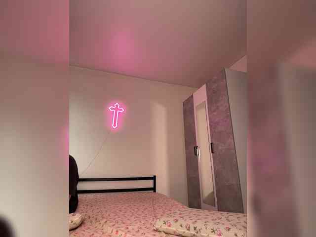 LuxPorn's chat room