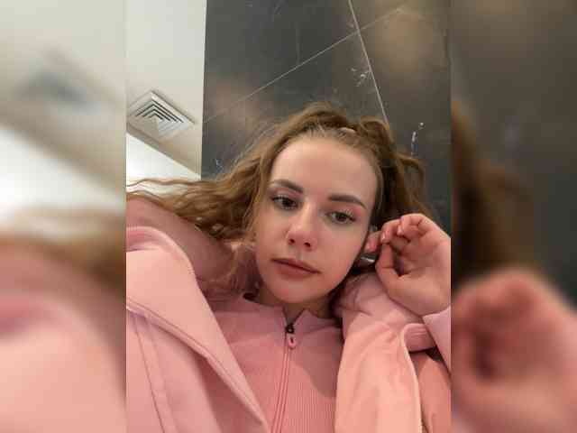 VikkiExtraCheese's chat room