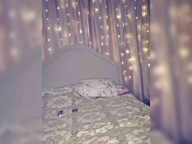 Her-Girl's chat room