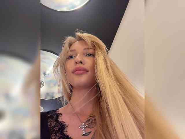 Cristi-Candy's chat room