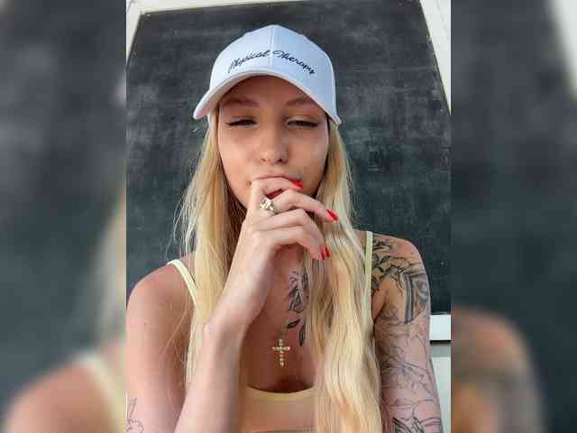 Cristi-Candy's chat room