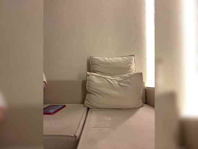 Annafirepussy's chat room