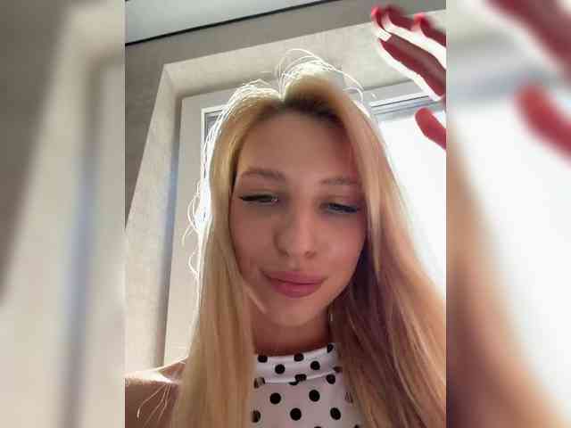 Cristi-Candy's chat room