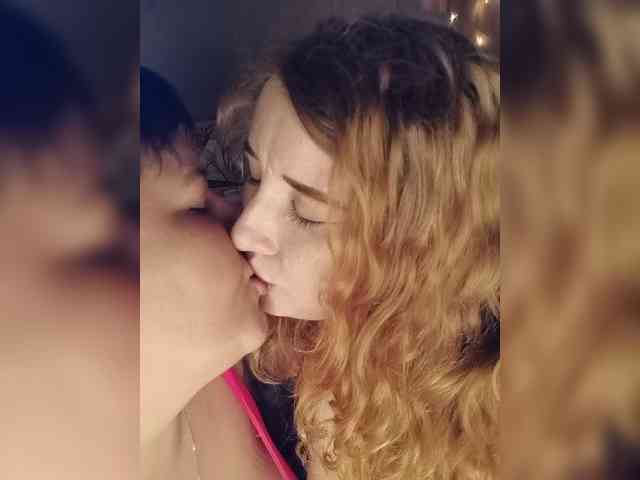 Her-Girl's chat room