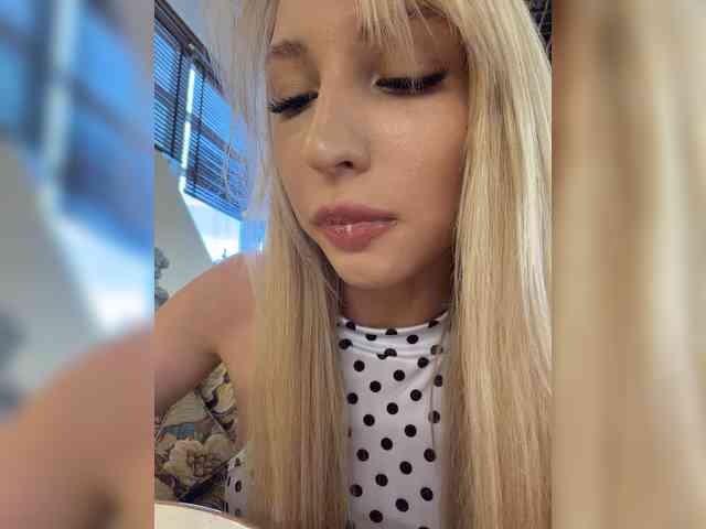 Cristi-Candy's chat room