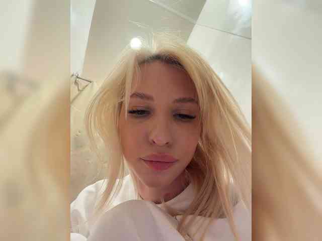 Cristi-Candy's chat room