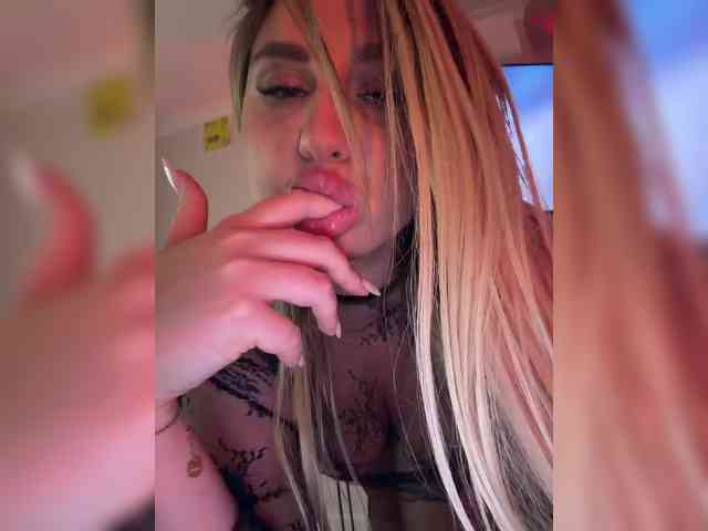 Stiflers_mom's chat room