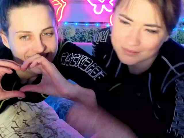 2Laski2's chat room