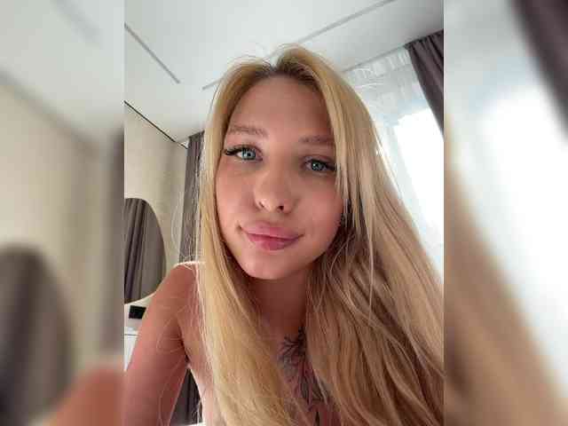 Cristi-Candy's chat room