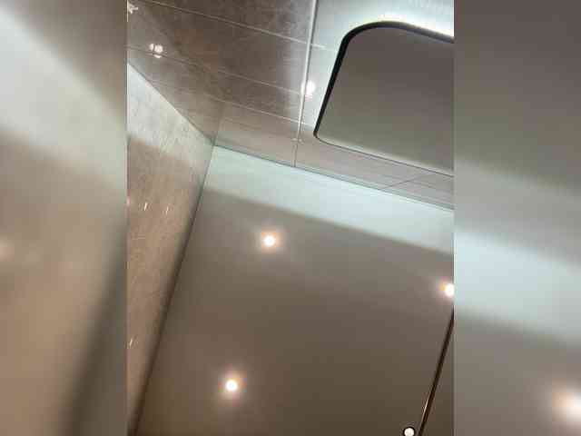 LedyMiya's chat room