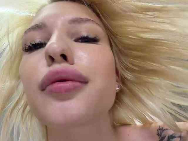 Cristi-Candy's chat room