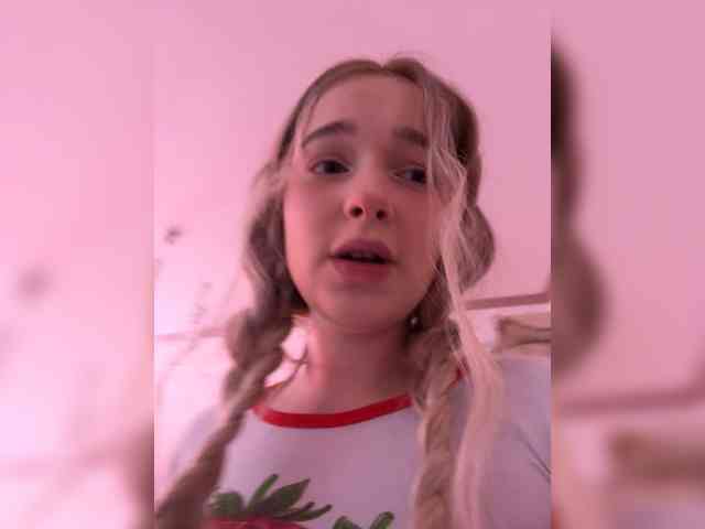 MimiMila's chat room