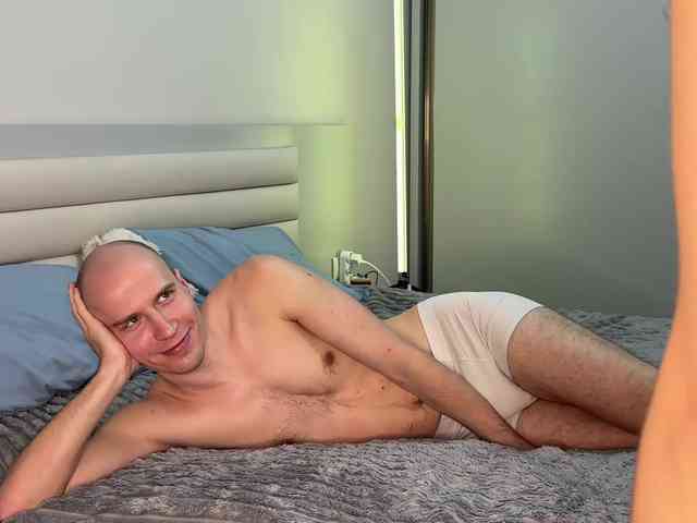 XXXDreamTeam's chat room