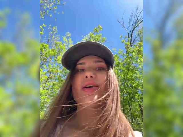 -EmilyBaby-'s chat room