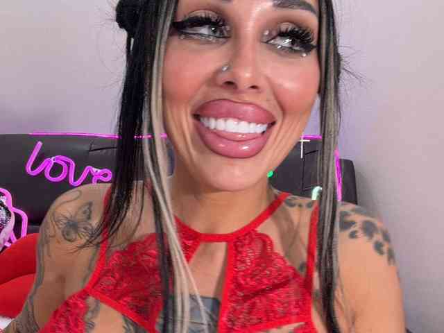 Cristalkate's chat room