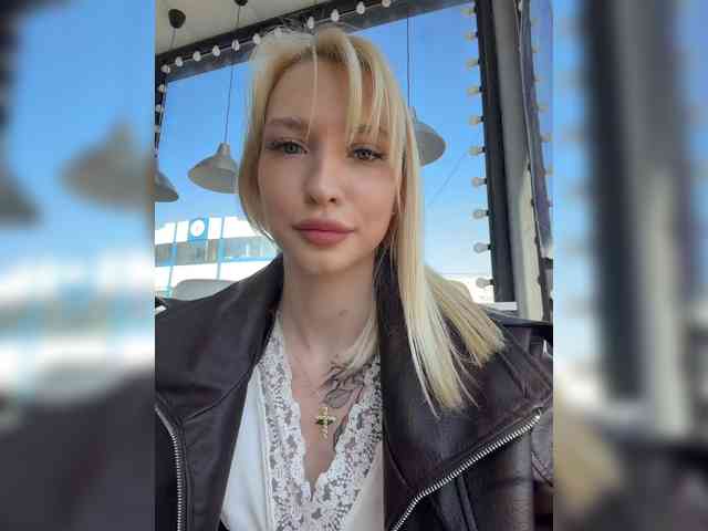 Cristi-Candy's chat room