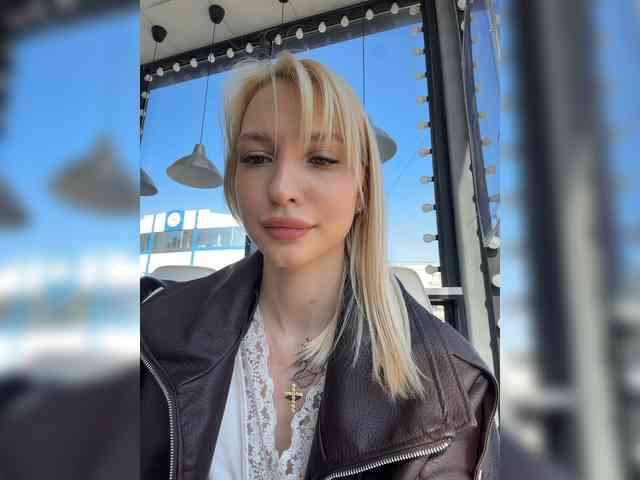 Cristi-Candy's chat room