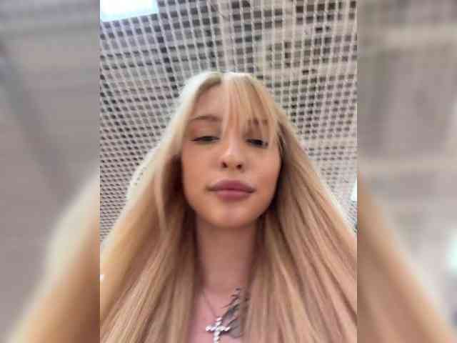 Cristi-Candy's chat room