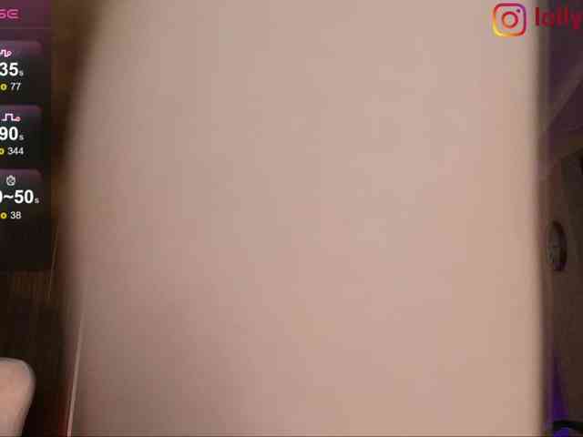 lolly-red-'s chat room