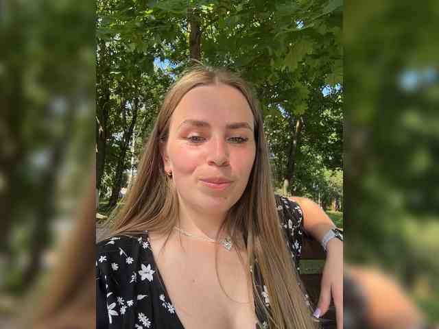 LolaSexxx's chat room