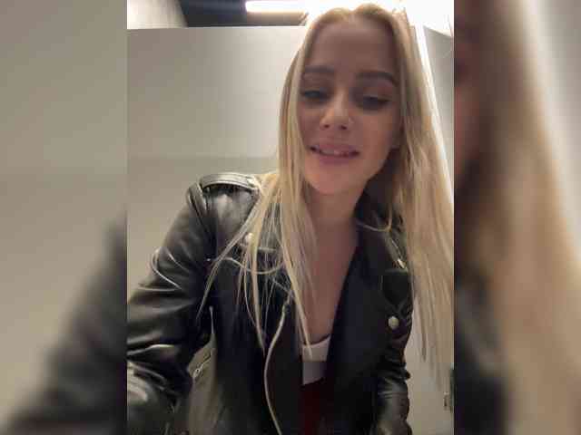 _Katrinka_'s chat room