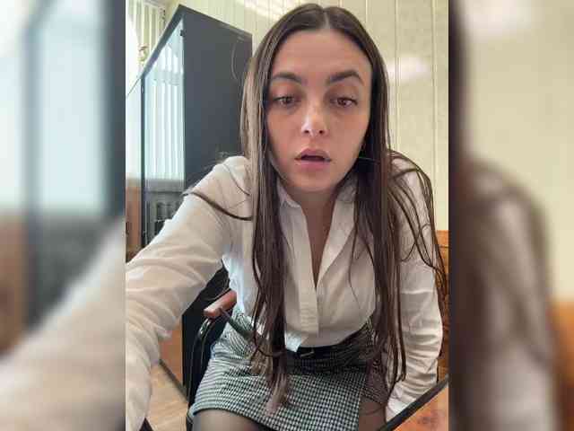 LustySass's chat room