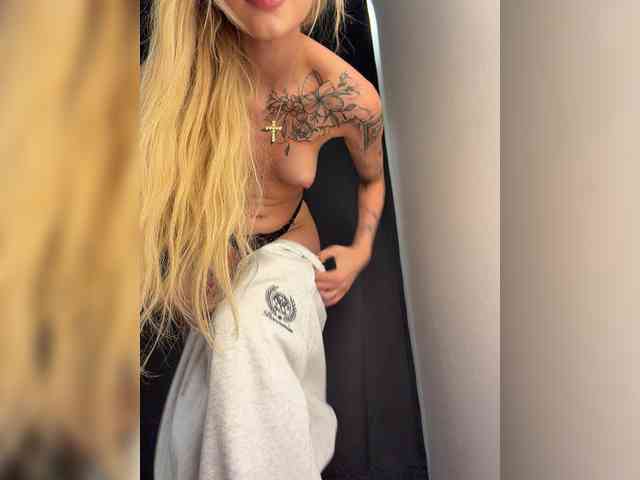 Cristi-Candy's chat room