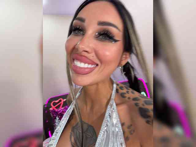 Cristalkate's chat room