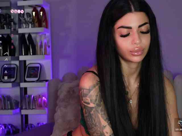 AngelaMyst's chat room