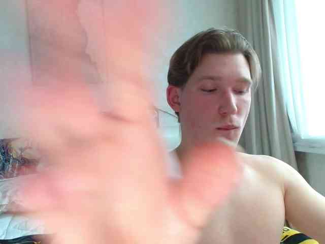 TheSluttyFox's chat room