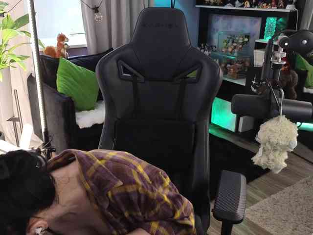 Kira_Li_Lime's chat room