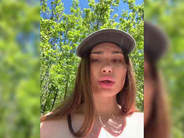 -EmilyBaby-'s chat room