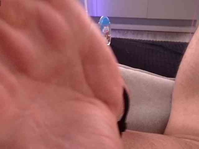 NIKI7377's chat room