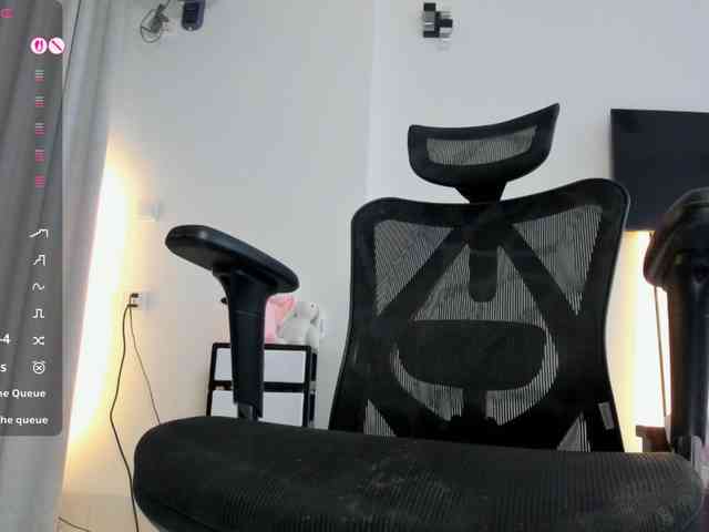 _LunaViolet_'s chat room