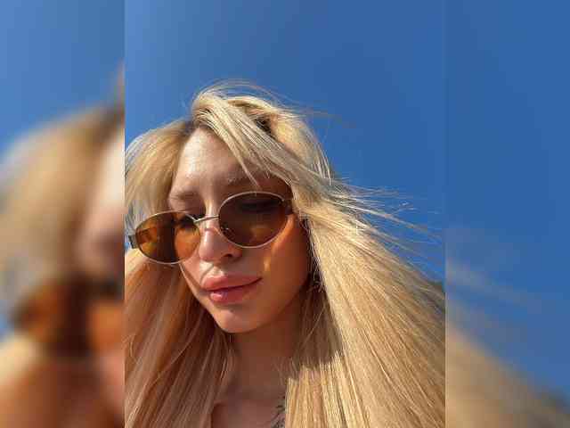 Cristi-Candy's chat room