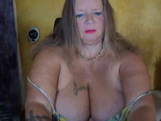 lady-vamp's chat room