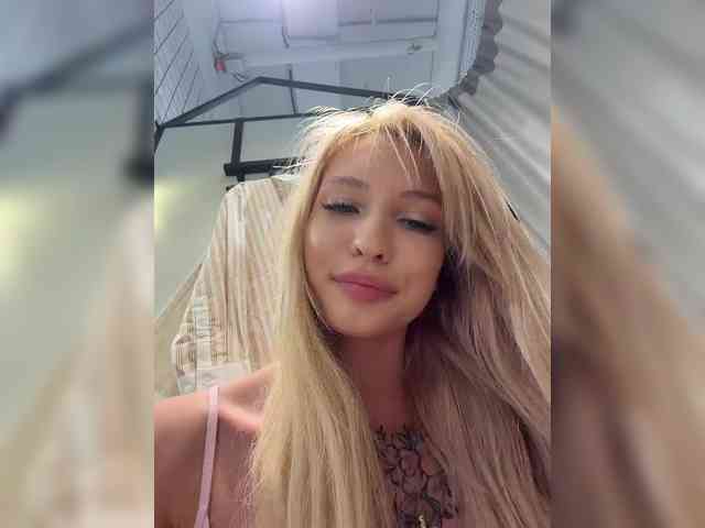 Cristi-Candy's chat room
