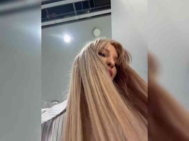 Cristi-Candy's chat room