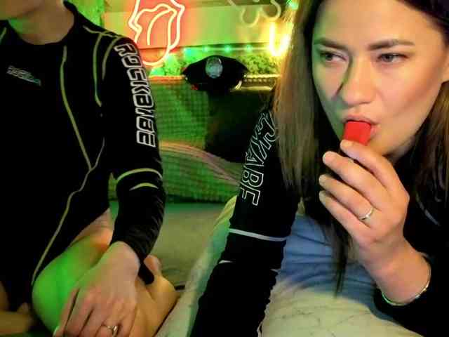 2Laski2's chat room