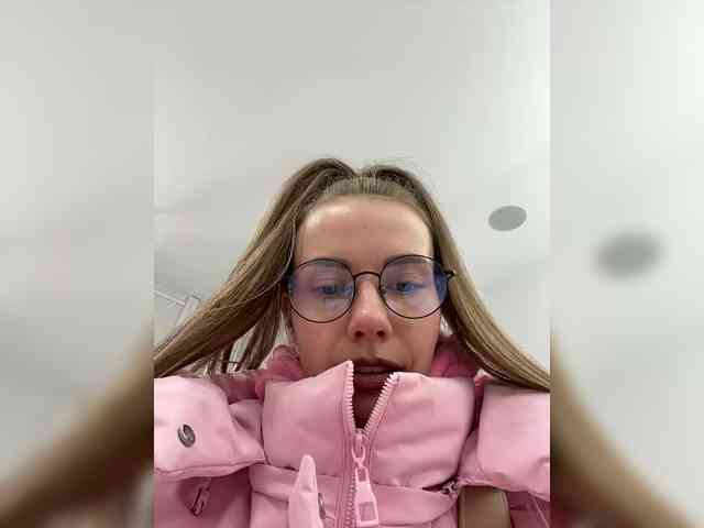 VikkiExtraCheese's chat room