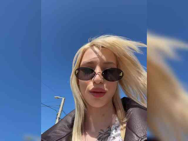 Cristi-Candy's chat room