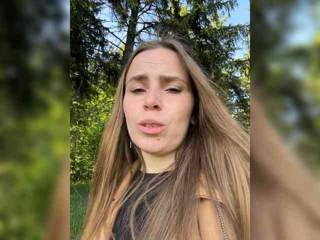 LolaSexxx's chat room