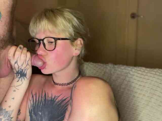 naughtylayla66's chat room
