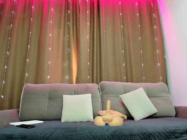 EditaMilf's chat room
