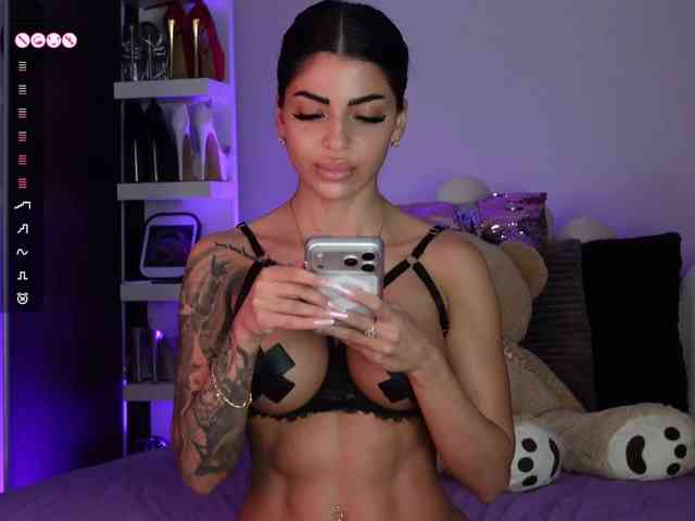 AngelaMyst's chat room