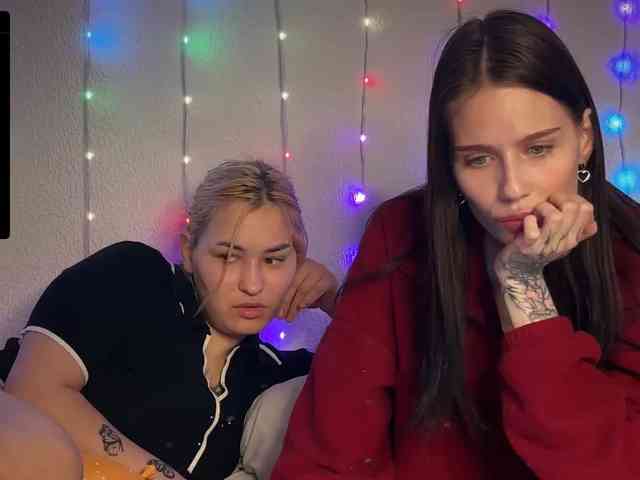 -Zoe-Love-'s chat room